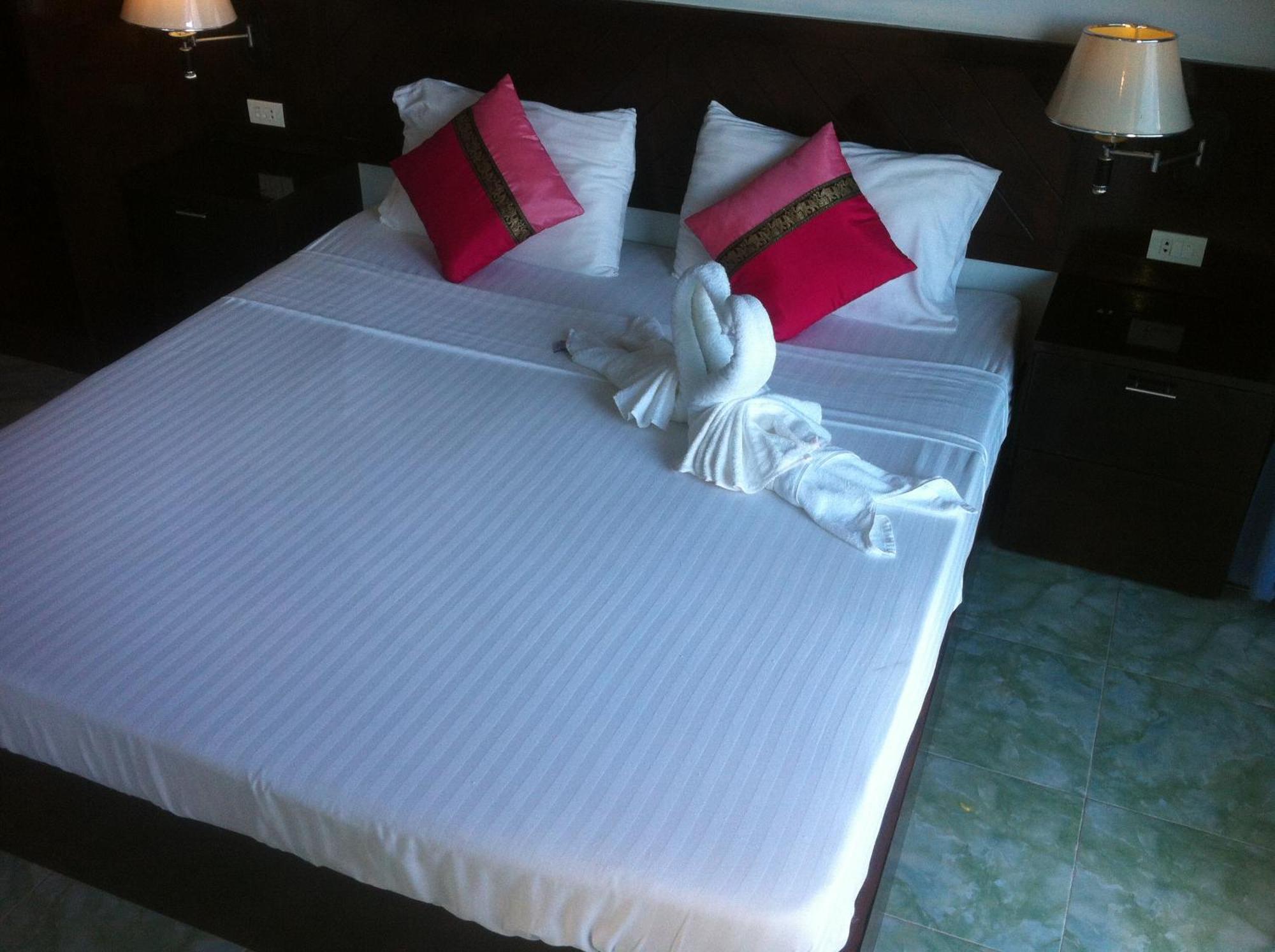 Feng Shui House Hotel Patong Exterior photo
