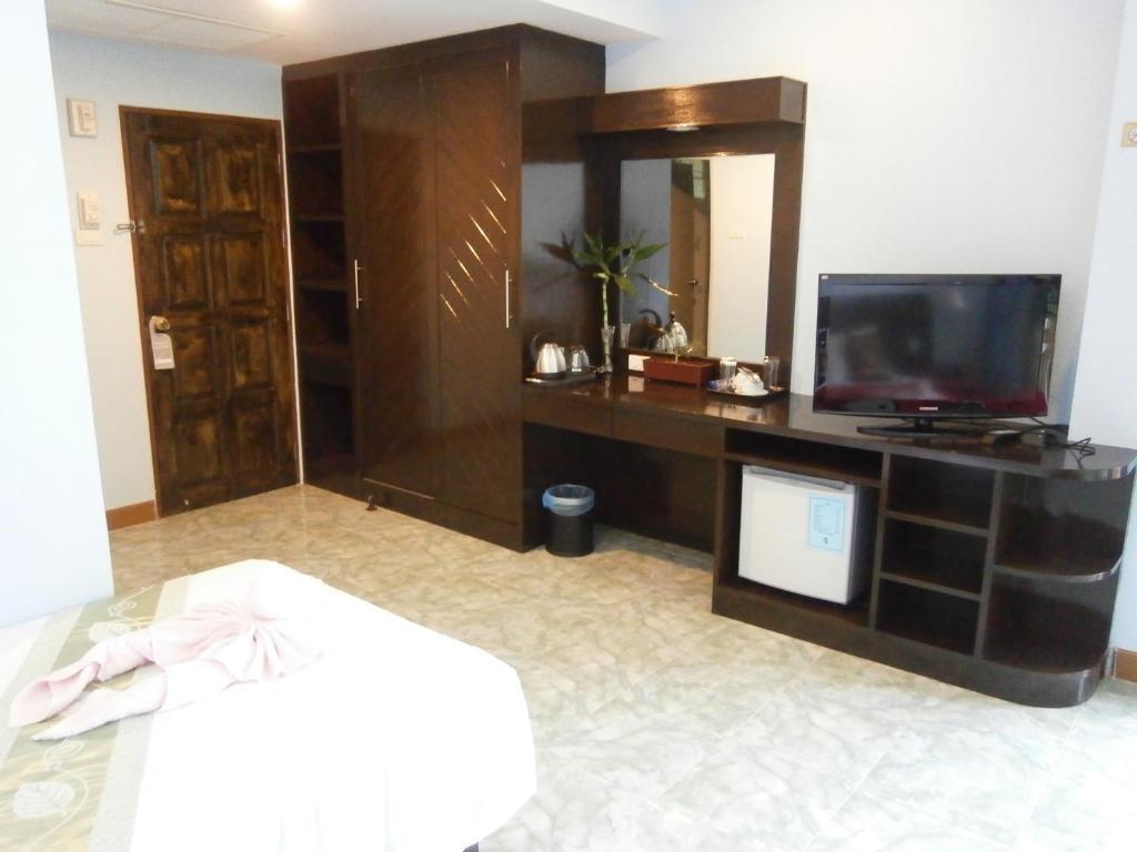 Feng Shui House Hotel Patong Exterior photo