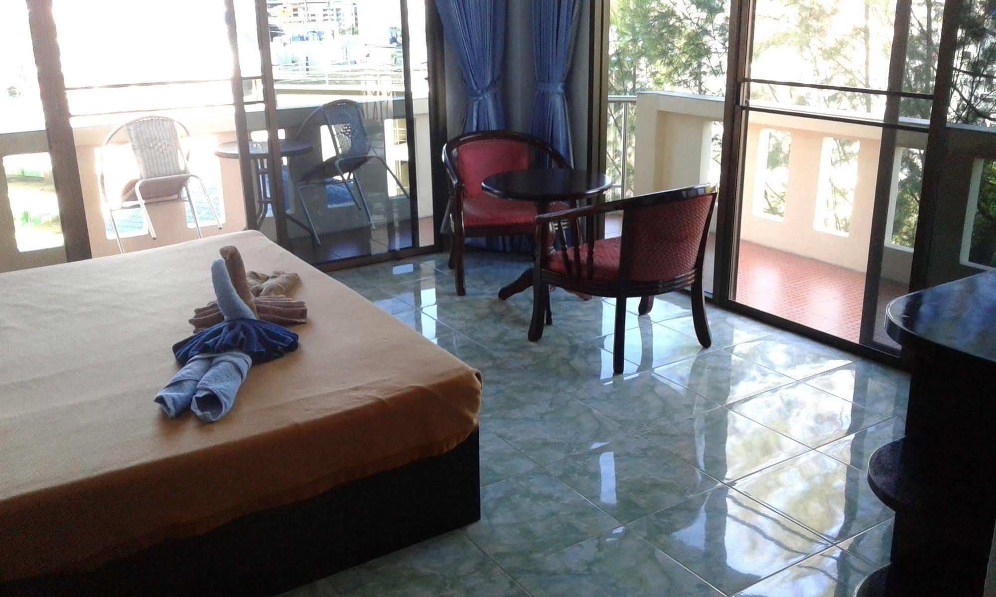Feng Shui House Hotel Patong Exterior photo