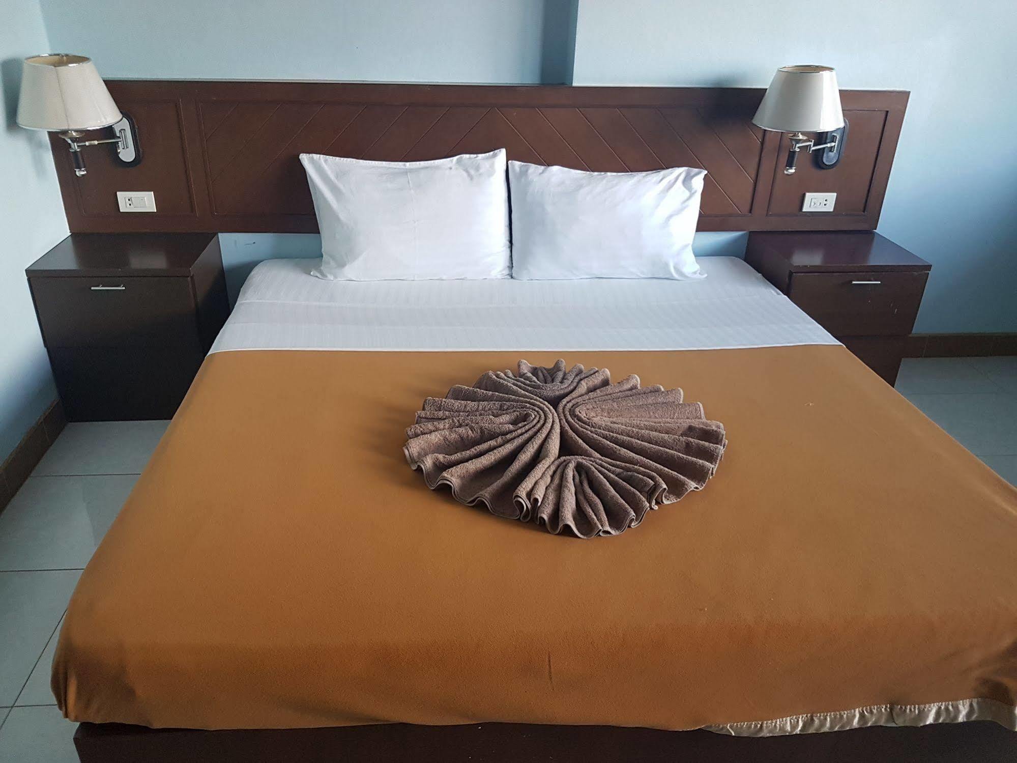 Feng Shui House Hotel Patong Exterior photo